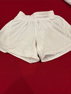 lululemon athletica Ivory Women's Athletic Shorts with Elastic Waist
Size 4